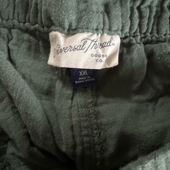 Universal Thread shorts - Picture 2 of 2